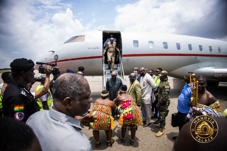 Asantehemaa welcomes Otumfuo home after US engagements