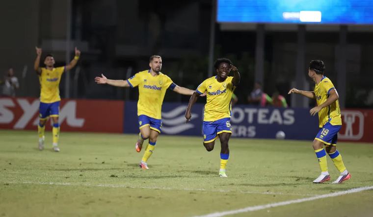 Kwadwo Opoku announces arrival in Greece with debut brace