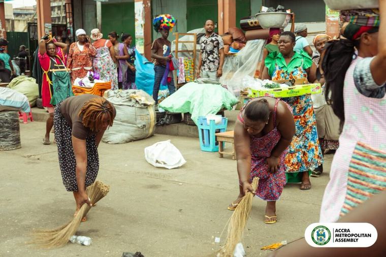 Mayor of Accra directs Accra traders to sweep surroundings every hour